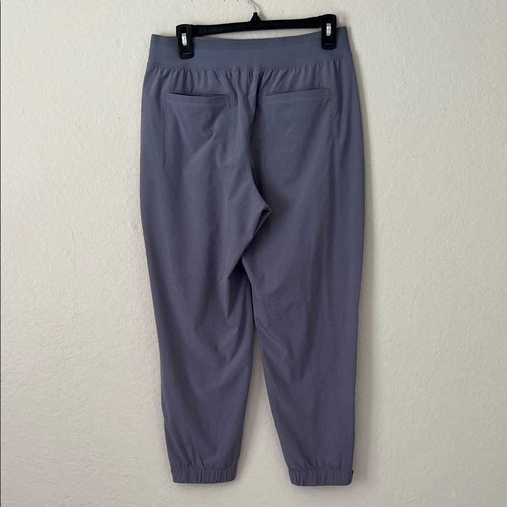 Like New! ATHLETA Brooklyn Mid-rise Jogger Zip Ankle in 6 - Picture 5 of 15